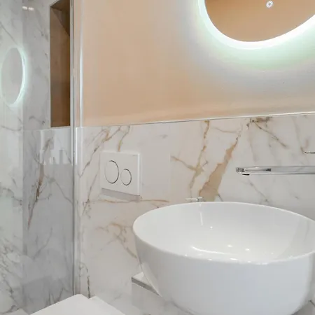3br In Lingotto Fiere, Station & Metro Nearby Turyn
