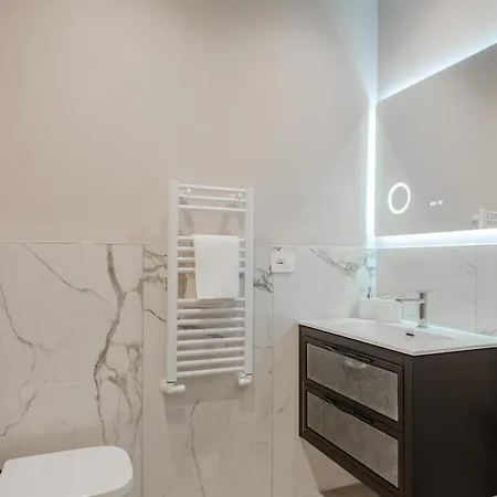 3br In Lingotto Fiere, Station & Metro Nearby Turyn